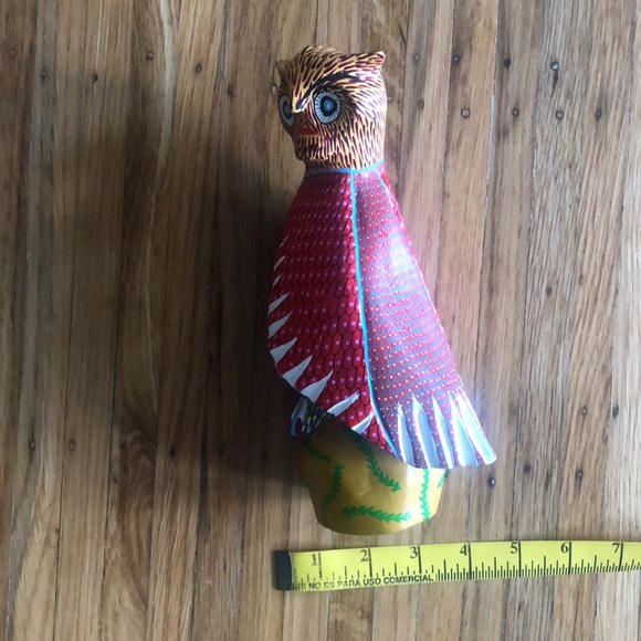 Vibrant Mexican folk art from Oaxaca signed by artist (painted wood sculpture) - Picture 7 of 7